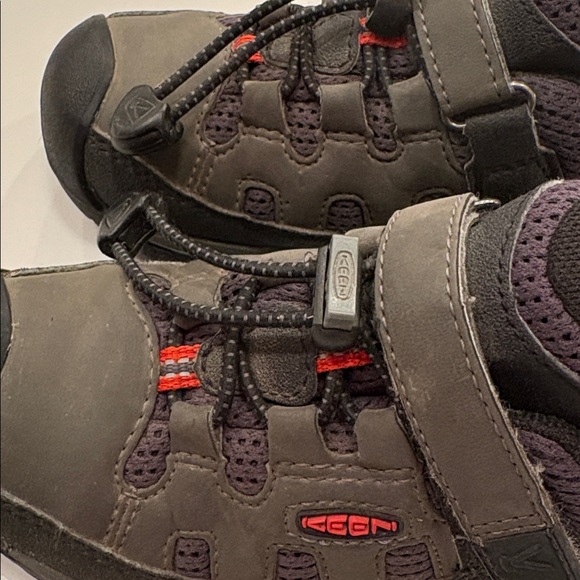 KEEN Shoes (little boys ) size 8 - Picture 4 of 6
